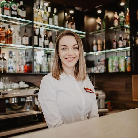 Hotel Zacisze Bratkowice Kültér fotó