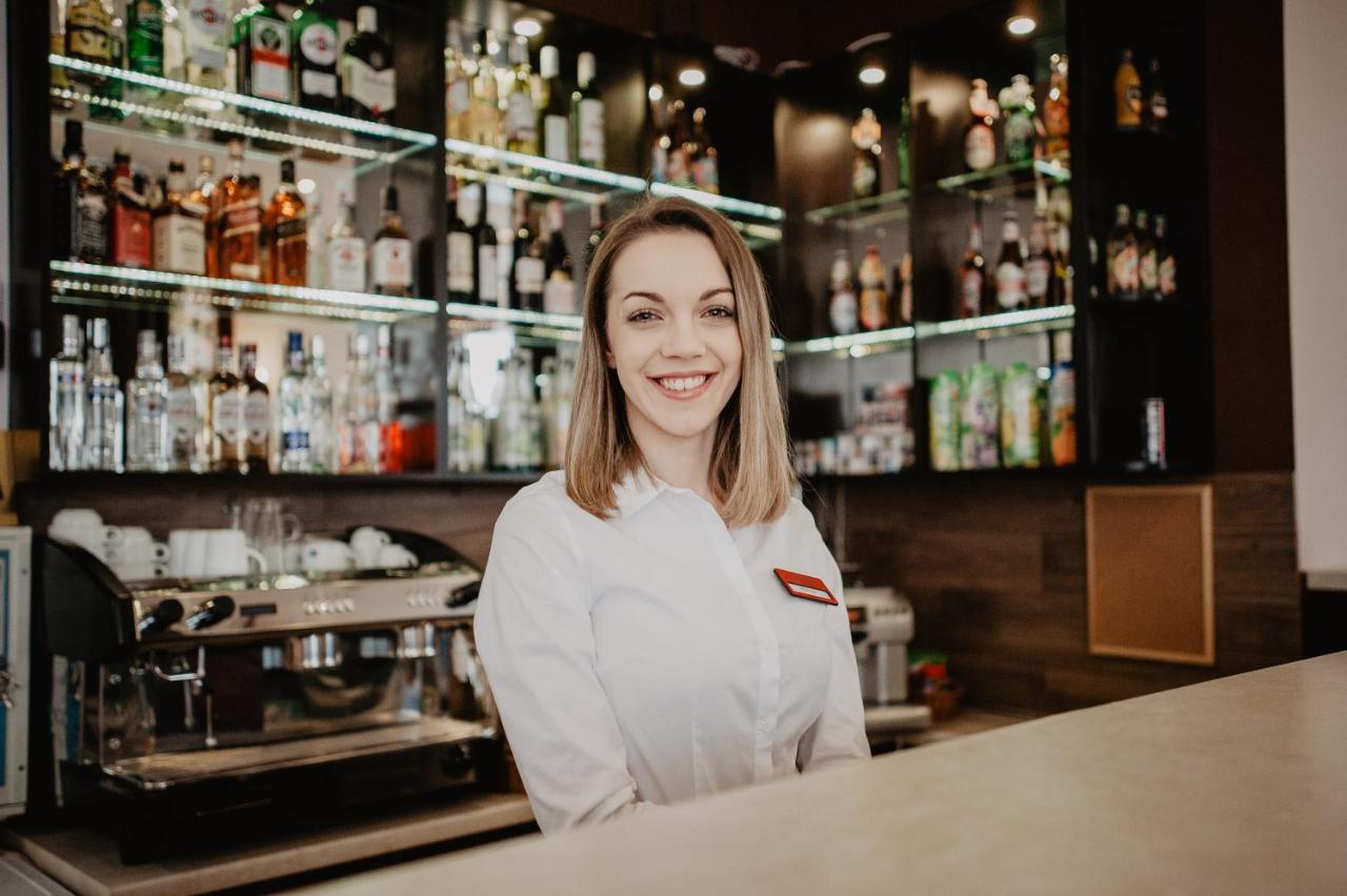 Hotel Zacisze Bratkowice Kültér fotó